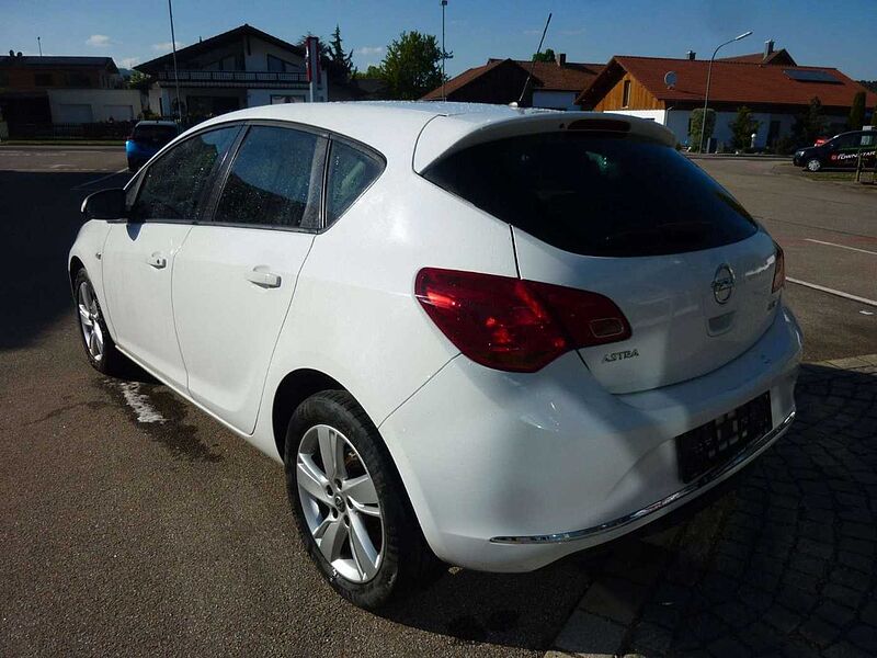 Opel Astra J Lim. 5-trg. Edition