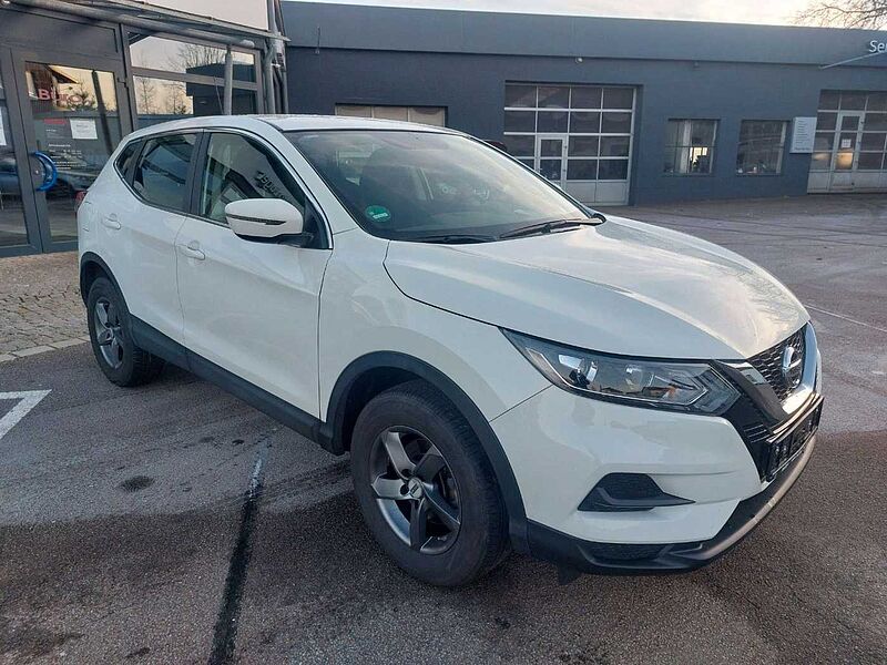 Nissan Qashqai 1,3 DIG-T Visia